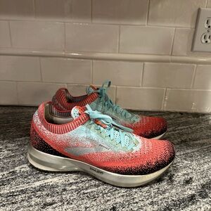 Women’s Brooks Levitate 2 Size 8.5
